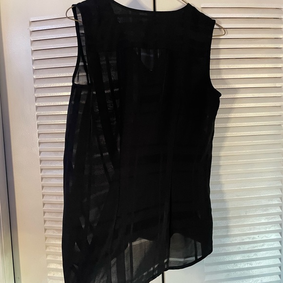 Calvin Klein XS cross sleeveless tank. - Picture 4 of 4